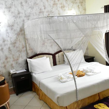Quality Hotel Джуба Екстериор снимка