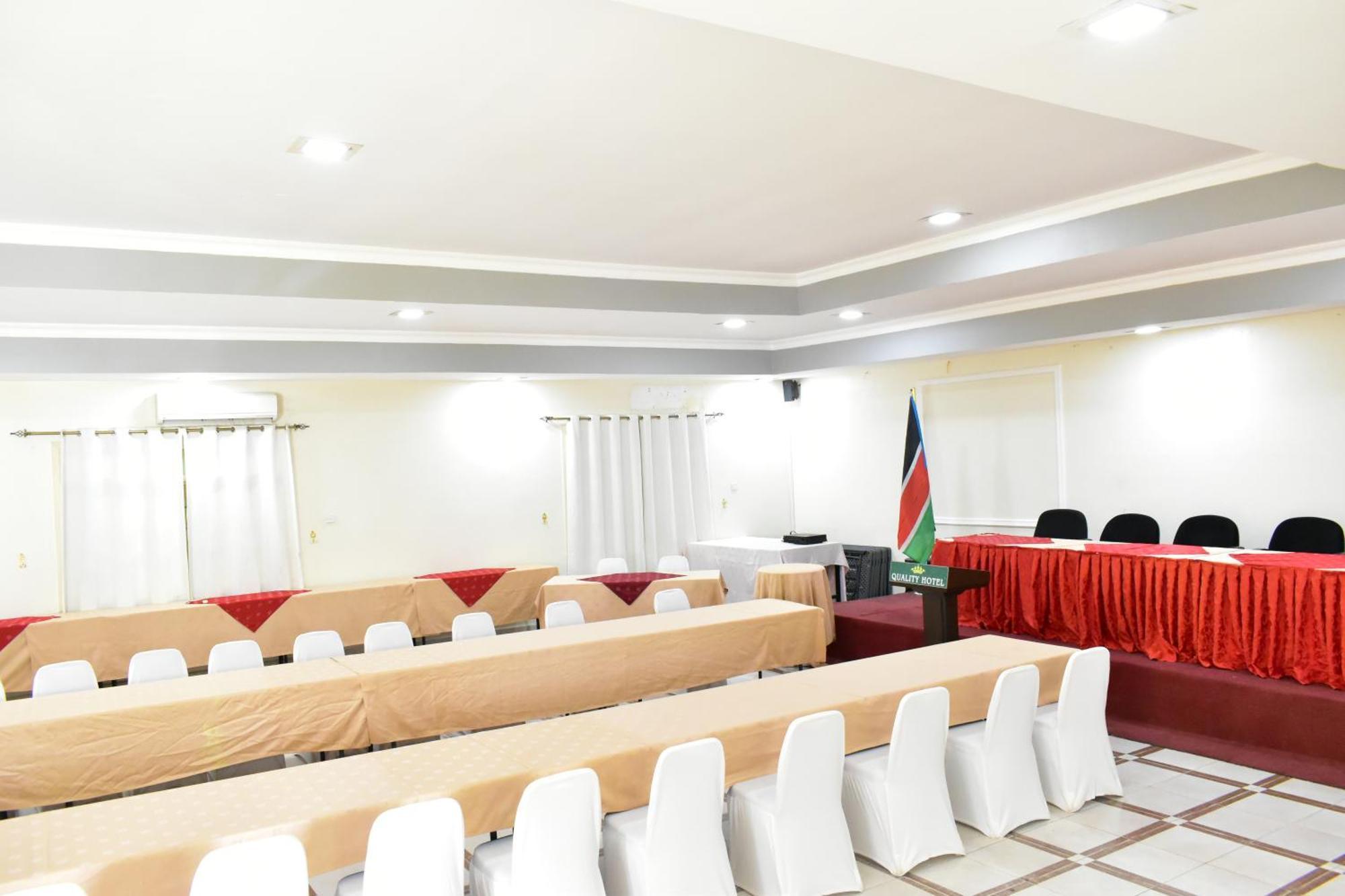 Quality Hotel Джуба Екстериор снимка