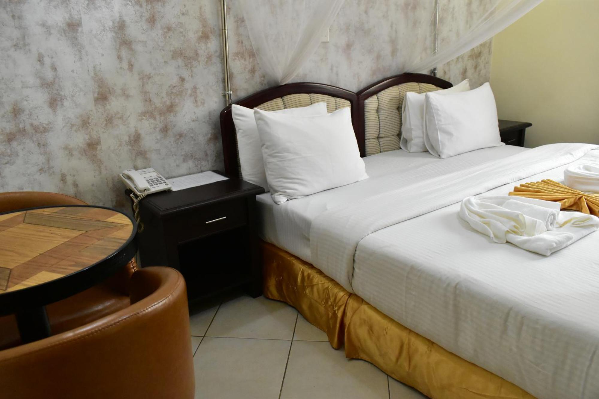 Quality Hotel Джуба Екстериор снимка