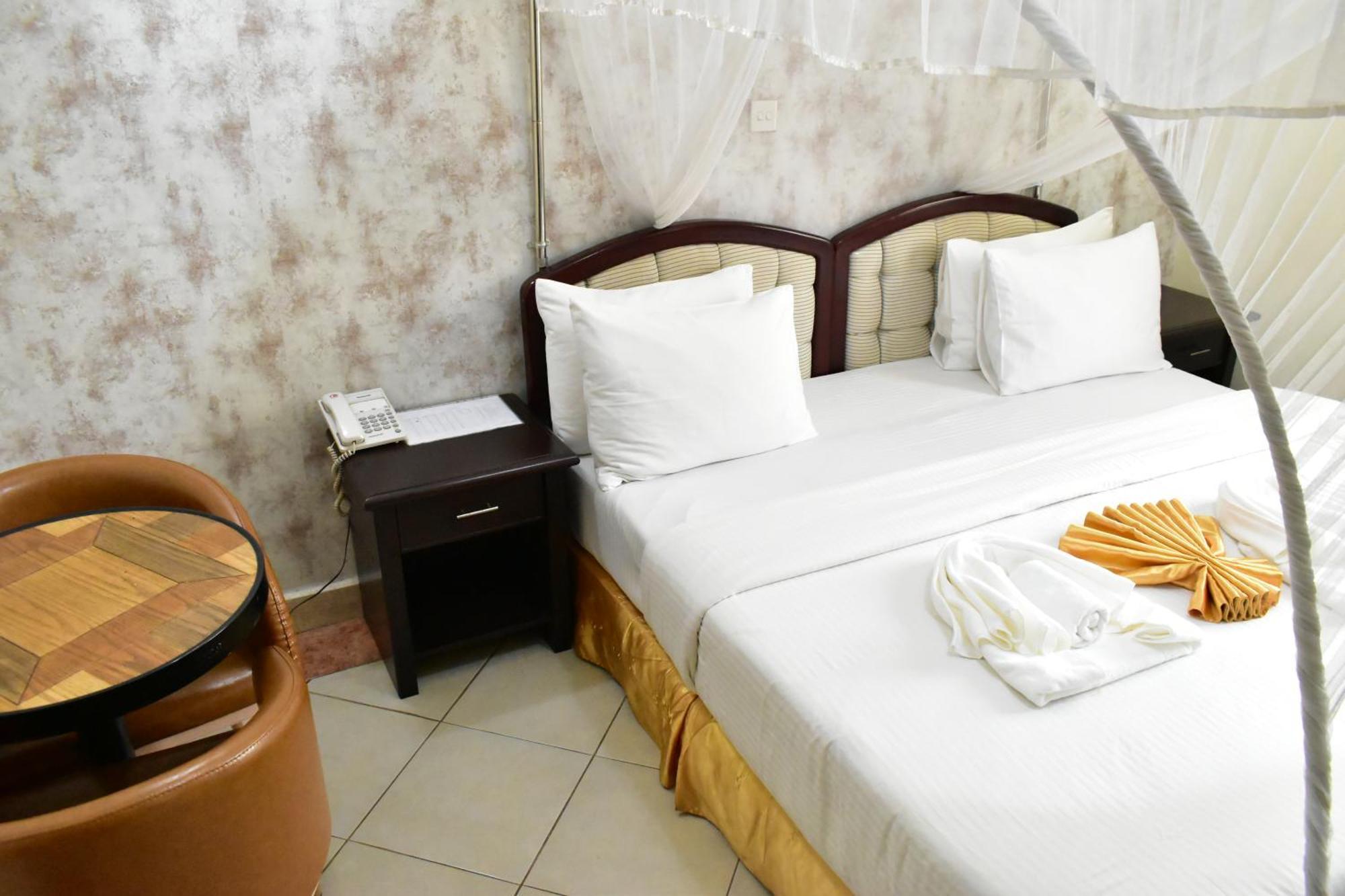 Quality Hotel Джуба Екстериор снимка