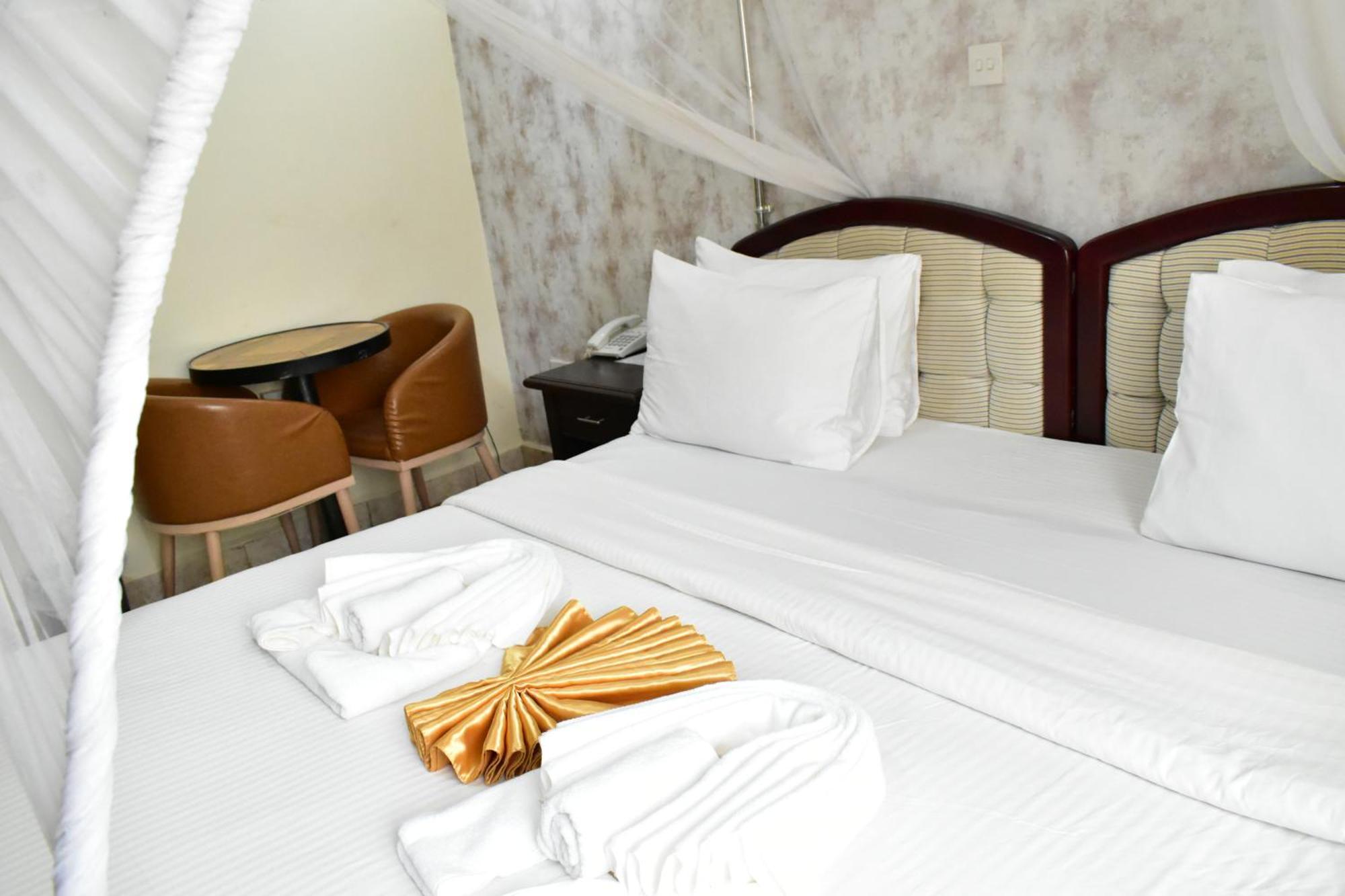 Quality Hotel Джуба Екстериор снимка
