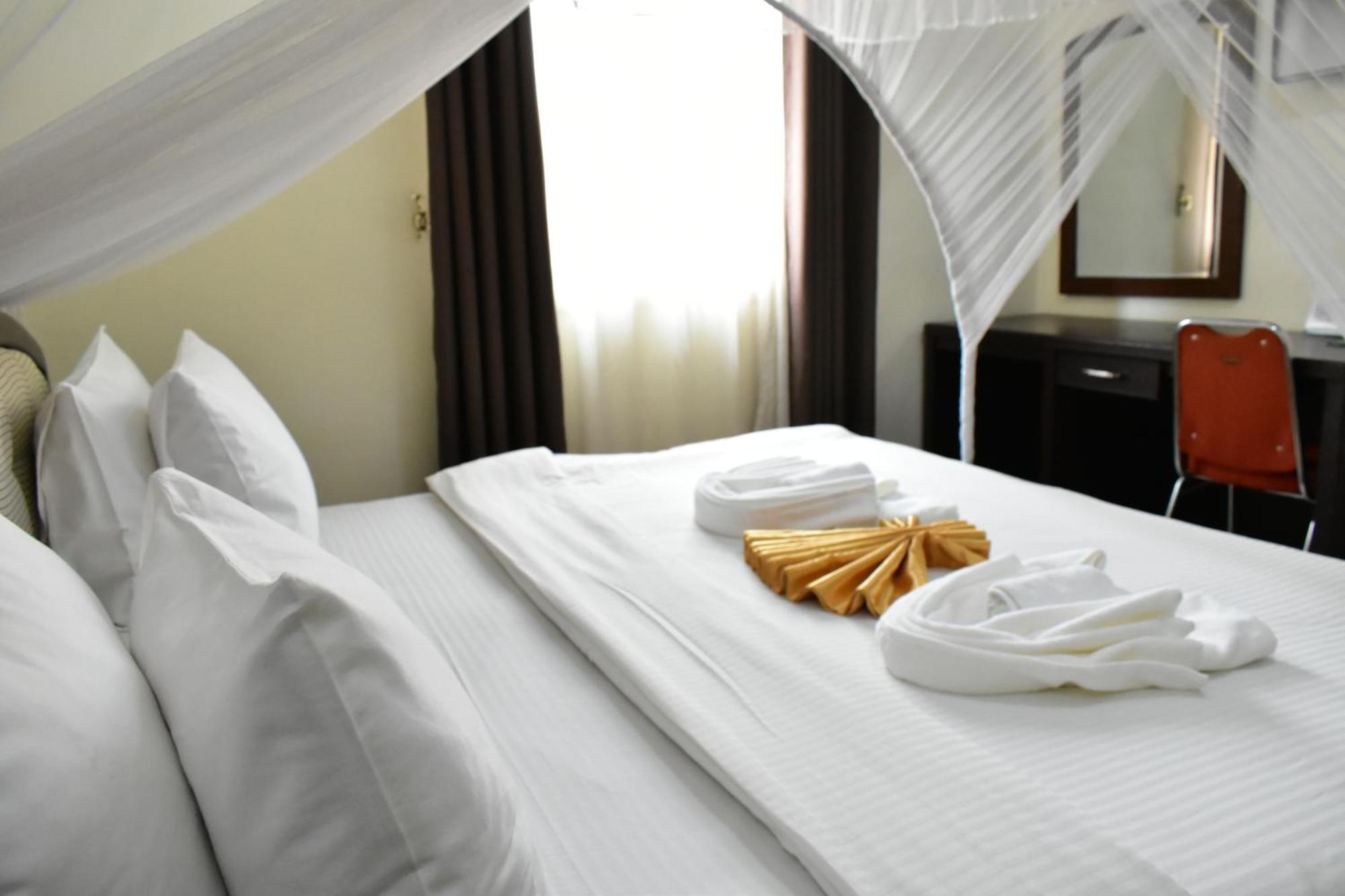 Quality Hotel Джуба Екстериор снимка