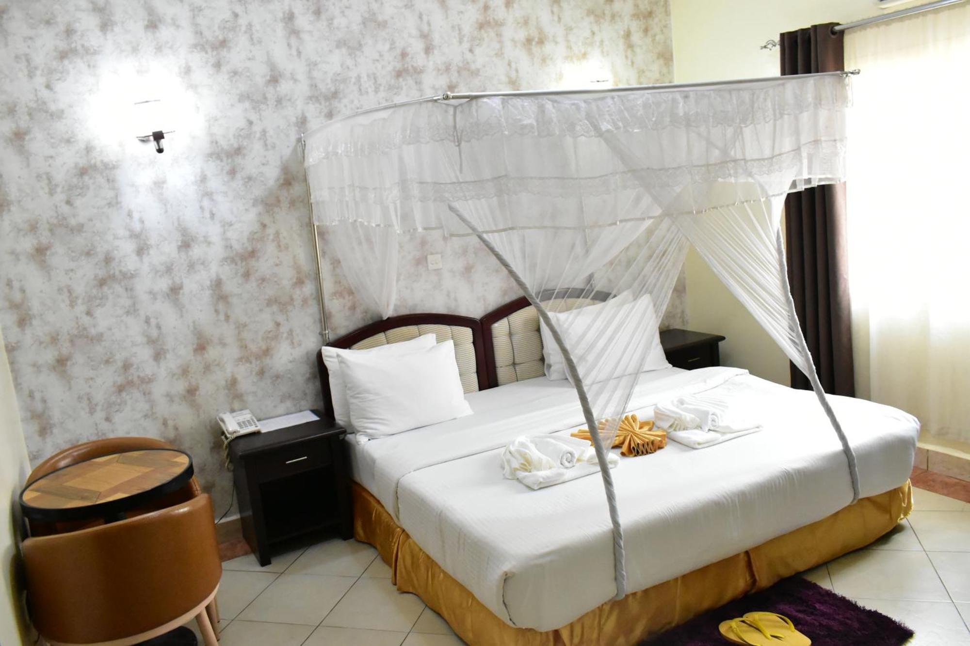 Quality Hotel Джуба Екстериор снимка