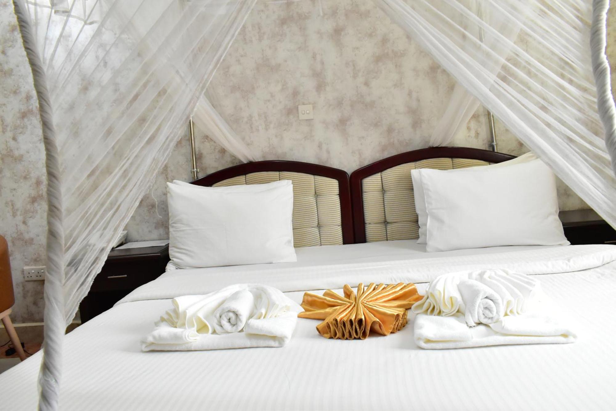 Quality Hotel Джуба Екстериор снимка