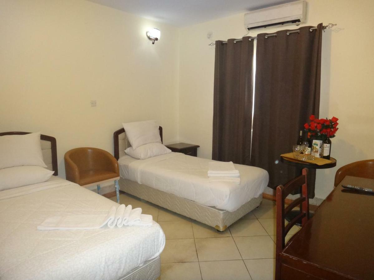 Quality Hotel Джуба Екстериор снимка