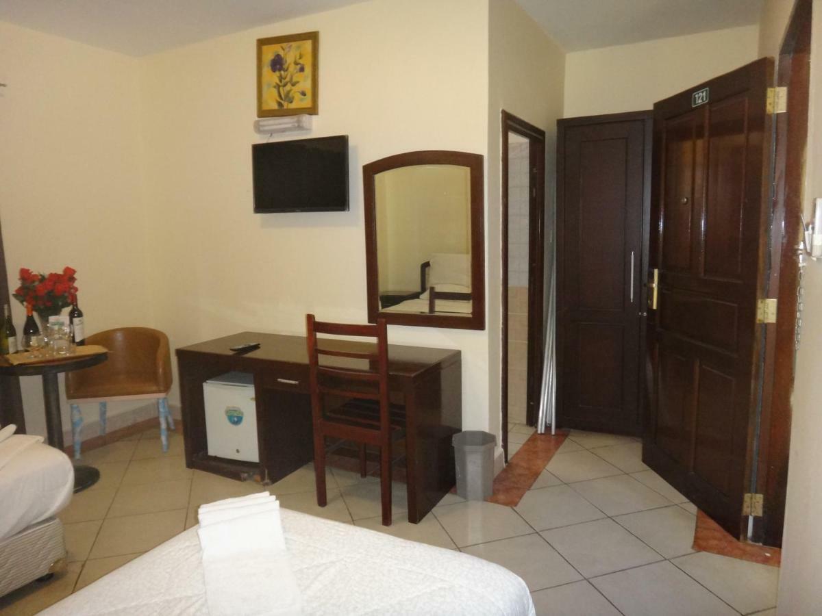 Quality Hotel Джуба Екстериор снимка