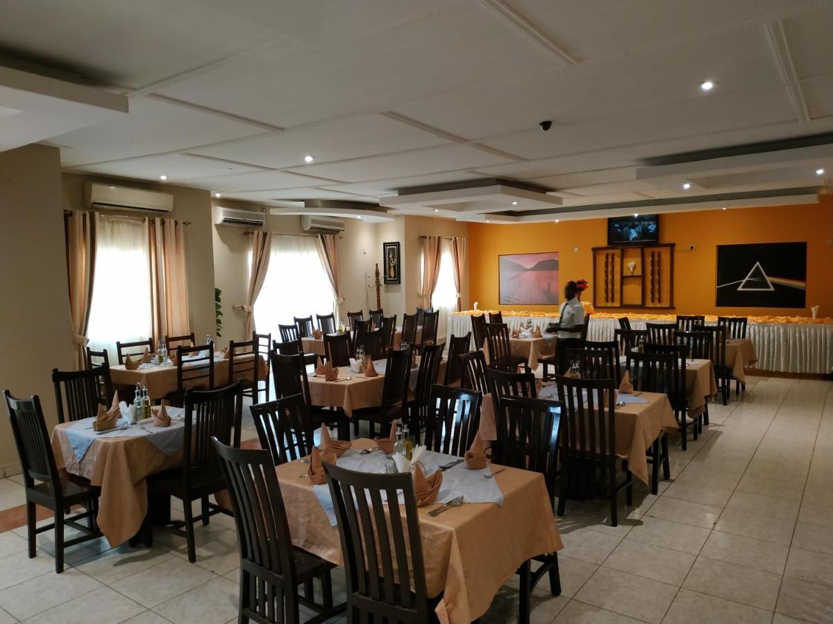 Quality Hotel Джуба Екстериор снимка